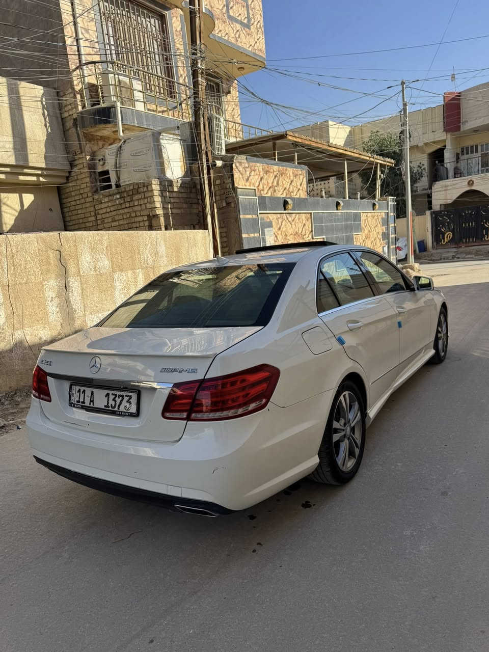 مارسيدس 212/E350 المرغوب مديل 2011 وارد أمريكي داخلة كلين مكفولة كفالة عامة من الصبغ والتبديل سونار موجود السياره فول مواصفات 1/1 كشنات جلد تدفئة وتبريد فتحة شاشة كامره خلفية شفتات ستيرن برده خلفية كهربائي تحديد مسار انضمة قياده  تحكم ستيرن مانع انزلاق بعد بيها هواي مواصفات منضومة زنون السياره جديده بمعنا الكلمة رقم بغداد مميز باسمي تحويل مباشر هزه جديده تخم حدادية تخم تايرات جدد السياره احلى من الصور السعر 160 بيع أو مراوس حسب القناعة مكان السياره بابل مركز المدينة 
***********
