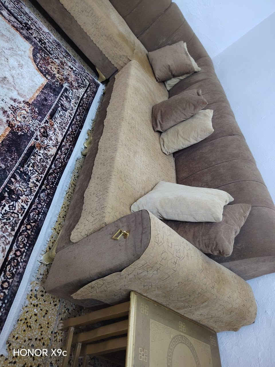 تخم تسكام 11مقعد نضيف مابي اي ضرر ويا طابورية وكوشات والفرشة سعرة 600قفل  ***********8مكاني الحرية
