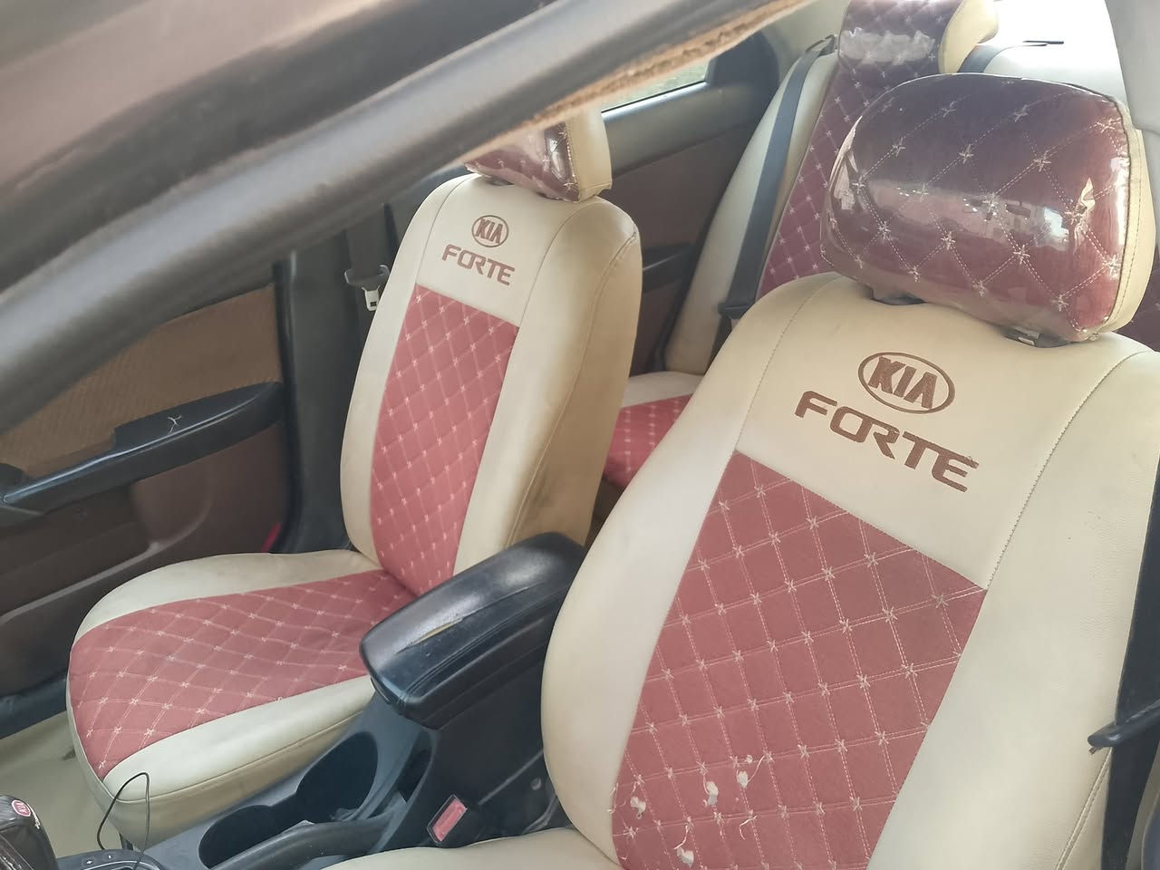 سلام عليكم ورحمة الله وبركاته سياره فورتي موديل 2010مريكي حادت جاملق ليمن وبيه لتكمه لسايق معمره ولباب لوره سايق مبدل سياره حلوه وجاهزه كير ومكينه مكفولات وتبريد باتري تخم تايرات رقم نبار تحويل مباشر سنويه جديده نكليزي مصفره مكاني بغداد العبيدي وهاذه رقمي ***********وبي وتساب سعره 70وبيه مجال لشراي ويدلل نتصال
