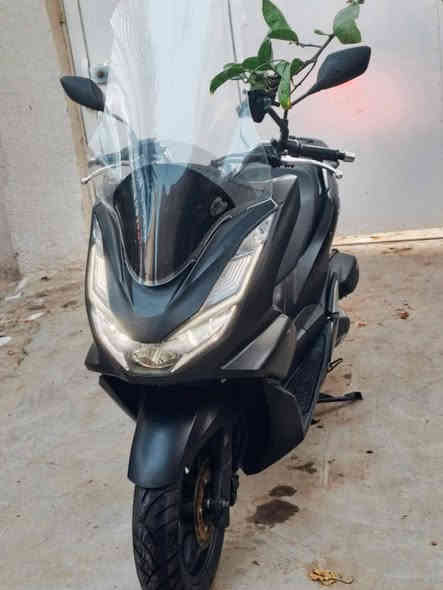 سلام عليكم دراجة pcx جيل رابع مديل 2021 الدراجة بحالت الوكاله مكفوله كفالة من المحرك وكشر اي نقص ما بيهة موصفات بصمة ومفتاح طوارئ وحساس ازدحام وستان حساس وجهاز إنذار مكاني ميسان السعر 21 ورقة وبيهة مجال الرقم ***********
