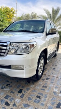 ألسلام عليكم تيوتا لاند كروز 2011 ستينيه فول مواصفات  VXR /5700 خمس بص...