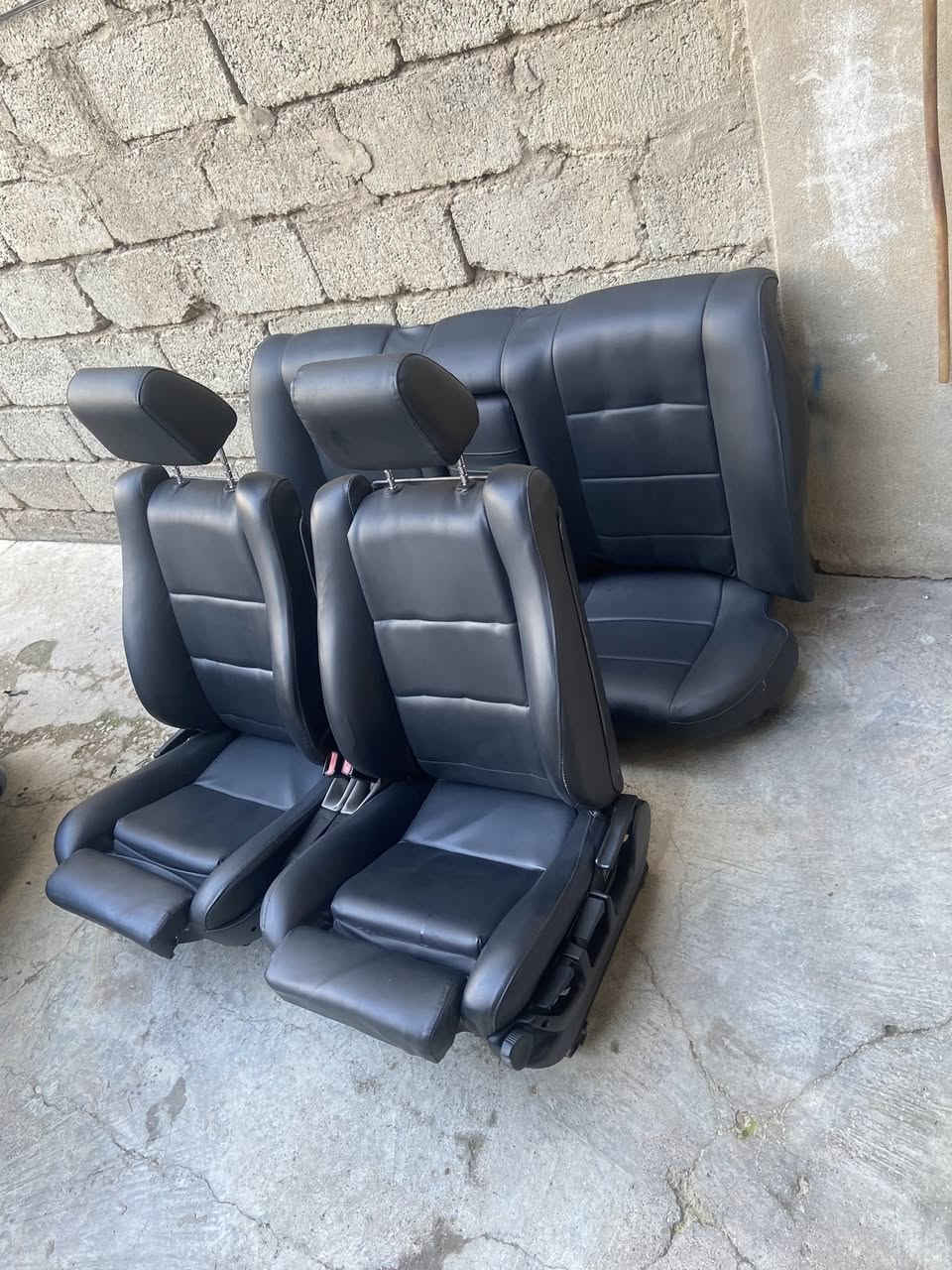 ئەم  کوشن سیاحیە بۆ فرۆشتن
زۆر زۆر خاوێنە )سعري300$ دۆلار
ژمارە موبایل ***********/***********
لە هەولێرە
