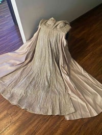 فستان عروس • ملبوس مرة • مقاس ٤٨