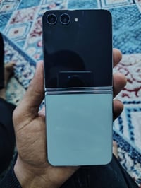 سامسونج زد فليب ٥ • نظيف ١٠٠٪ • مبادلة آيفون/سامسونج الترا