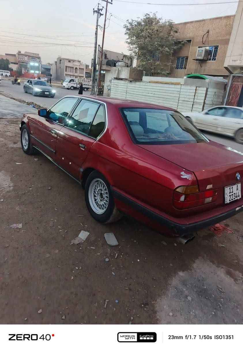 بي ام BM  موديل 1991 
حجم 735 
كير نضيف مكينة جديدة 
سيارة بسمي تحويل ثاني يوم 
سنوية تسقط 2031 
سيارة يرادلها دوشمة بس
مكاني بغداد البلديات *********** متواجد ع نت بغداد, العراق
