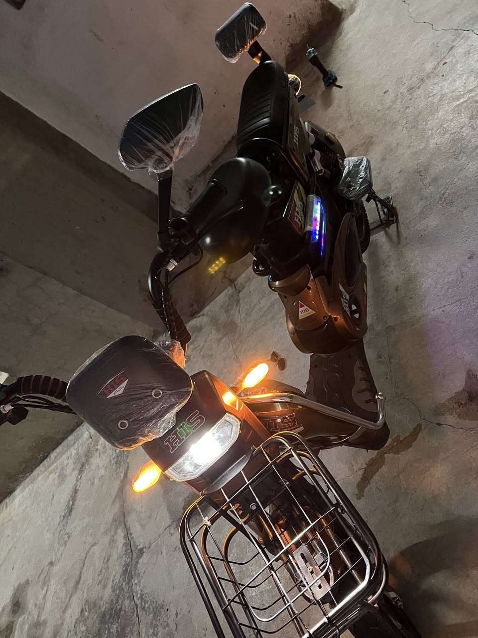 سلام  عليكم
دراجه شحن جديد كدام العين نظيف  احسن نوعيه HIS بطارية 5 اكبار سرعة 99 شاشه اي عطل يبين 60V  و1500W  ابو كارت موديل 2025  بطارية شرط كارت2 سويج2 بصمه2  حساس هم بي من تسوك اترك إيدك هو يدوس فول مواصفات بلوتوث بي صوت عالي جدا سعر420بي مجال مكان كركوك شارع القدس رقم الهاتف ***********
