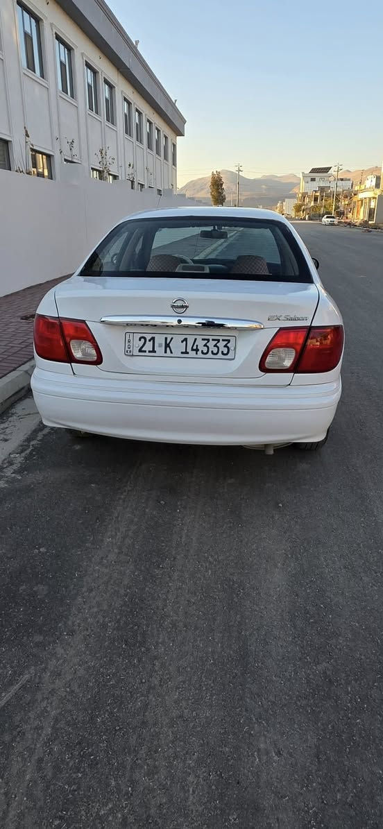 سە نی یابانی  2002 گیر ئۆتۆماتیک 
کامل بۆیاغە  بێ لیدراو  سە یارە کە زۆر نمونە وجوانە بە ناو خۆمە شوین چوارقوڕنە   ***********
