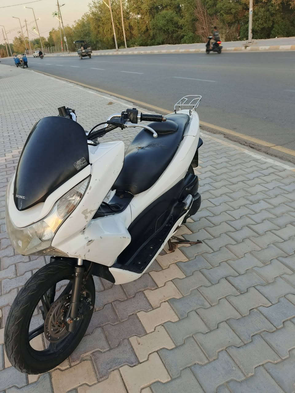 سلام عليكم
للبيع درجه  pcx  

جيل اول ياباني jf

 محرك 150 

كله شغال حساسات حساس ستان 

دراجه حلوه ونضيفه 

السعر 950 وبيه مجال 

مكانه كوت حي الحوراء 

للستفسار خاص او على الرقم /***********
