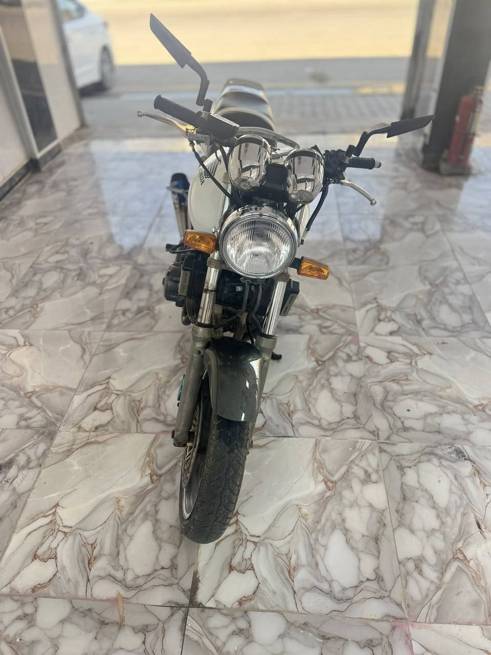 السلام عليكم للبيع CB4 محرك 400 دراجة مكمركة و نضيفة وجاهزه من كلشي تجي تكلب وتشوف بعينك مانقصهاا لو برغي السعر 17$وبيهاا مجال مكاني تكريت للاستفسار ***********
