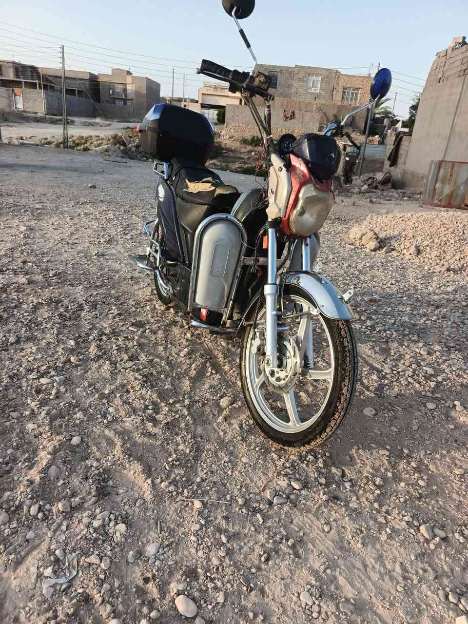 السلام عليكم متاح ماطور شحن بطارياته نص عمر ماناقصه كلشي شغال مابي اي شي السعر 300وبي مجال ***********
