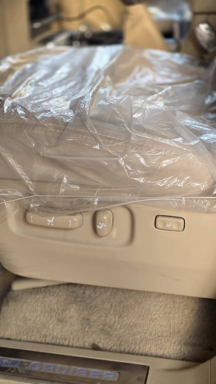 سلام عليكم اخوان مراوس مراوس فقط بدون بيع مراوس بتاهو او يوكن او لاندكروز أحدث الي تفيدة السيارة نتراهم ويشلع عيوني والي متفيدة هم على راسي ويرفع المنشور بكلمة يالله لانكدروز بريم 2016 اصل على ايدي من الزيرو لحد الان مشيتها 340 الف السيارة كفالة ما عدى المحرك جفته هسة قبل فترة وبي تنقيص وبيها شخوط بسيطة مال شارع وحصو السيارة جاهزة والي تفيدة بخدمتة رقمي ***********
