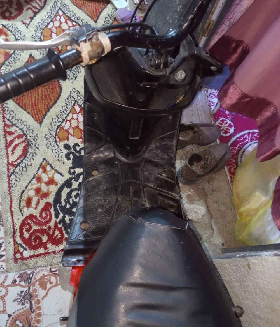 9 زروف محربه
دشالي جدد 
كابريتر جديد
 اكزوزت جديد تفصيخ
قبق وهندر جديد تفصيخ
اليوم شادهن 
 ب150 وبيها مجال
مكاني موفقية
***********
