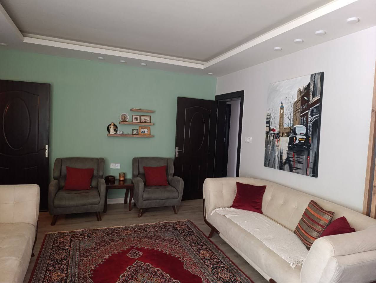 خانوو بۆ فرۆشتن 250 مەتر یەك قات لە پرۆژەی نالی سیتی 
کۆڵانی 15 مەتر
پێشی 14 مەتر
سەقفی کناف
سیستمی دەکت
ئەرزی لامینات
کەوانتەر بایی 5000$ هەدیە
دوو ژووری نووستن
مەخزەن
چێشتخانە
هۆڵ و میوان 
فوول خەدەمات و سکیورتی 
موافەقەتی کردن بە دووقاتی هەیە

خانووکە لە خۆشترین گەڕەکی سیتیەکەیە و بەرامبەر 300 مەترەکەن و شوقەی بەسەردا زاڵ نیە و کۆڵانی پانە 

نرخی 11 دەفتەر و نیو و معامەلە

***********
*********** السليمانية, العراق
