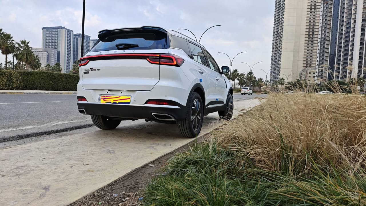 ‏السلام عليكم ورحمه الله
‏شيري تيگو 7 برو (Plug-in Hybrid 2024)🤍🔥
‏🚗 زيرو 
‏🪪 رقم أربيل جديد🔋 نظام Plug-in Hybrid (بنزين + كهرباء)⚙️ محرك بنزين 1.5 لتر تيربو + محرك كهربائي🔁 قير أوتوماتيك DHT🎛️ أوضاع قيادة (EV / Hybrid / Sport / Eco)🔌 إمكانية القيادة على الكهرباء فقط💡 لايتات زينون🔑 بصمة تشغيل🎨 دواخل لونين🚪 دخول ذكي بدون مفتاح🪑 مقاعد جلد⚡ مقاعد أمامية كهربائية🔥 تدفئة مقاعد📺 شاشة وسطية كبيرة🧭 شاشة عدادات رقمية كاملة📱 نظام معلومات وترفيه ذكي🍎 Apple CarPlay / 🤖 Android Auto🔋 شحن لاسلكي للهاتف🌈 إضاءة داخلية محيطية Ambient Light🛞 4 ويل كب❄️ مكيف قطعتين🎮 تحكم ستيرن🤖 مساعد ذكي📷 كاميرا 360 درجة📡 حساسات أمامية وخلفية ♻️ نظام استرجاع الطاقة🛑 نظام الثبات الإلكتروني🚫 نظام مانع انغلاق الفرامل ABS⛰️ مساعد صعود المرتفعات⬇️ مساعد نزول المنحدرات
‏👀 مراقبة النقطة العمياء🚧 التحذير من الخروج عن المسار🧠 مثبت سرعة ذكي🚨 فرامل طوارئ تلقائي🛡️ 8 إيرباج💡 إضاءة LED أمامية وخلفية🪞 مرايا جانبية كهربائية🔄 مرايا قابلة للطي🌌 فتحة سقف بانوراما🏁 جناح خلفي🧳 جنطة فتح وغلق كهربائية📹 داش كام📊 نظام مراقبة ضغط الإطارات🔇 عزل صوتي 🛑 صرفيه وقود 62.5 لتر / كم 
‏🛡️ ضمان شركة السراب 6 سنوات أو 200 ألف كم
‏السياره للبيع او مراوس حسب القناعه 
‏السعر 218
‏مكان تواجد السيارة: أربيل
‏رقم صاحب السيارة:  ***********  واتساب فقط 
‏
