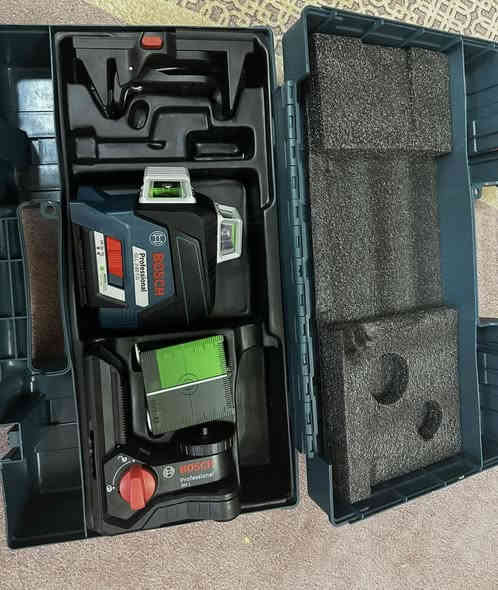 كبان ليزري بوش احترافي للبيع
اهل الاختصاص يعرفون شنو هذا ،، مع امكانيه التحكم بالدوران وقوة الليزر وعدد الخطوط عن طريق البلوتوث في الموبايل وامكانيه وضع باتري قلم او باتري شحن ‭0774 788 6898
