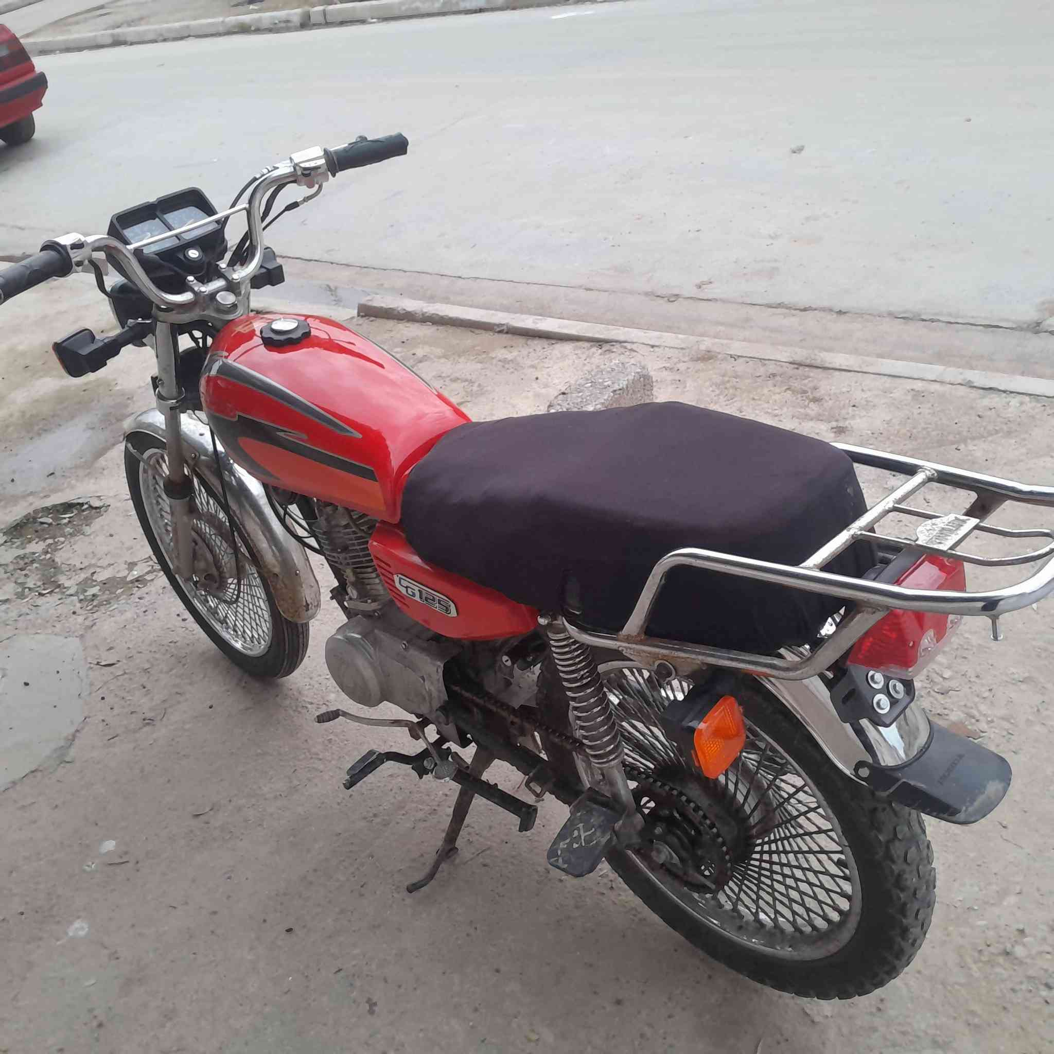 السلام عليكم ورحمة الله وبركاته
للبيع كلشي شغال ٣٢٥ الف 
***********
***********
