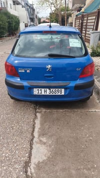 بيجو موديل 2005 بيها قطعتين صبغ فقط مشروع وطني دفتر بانزين يوصل وره عش...