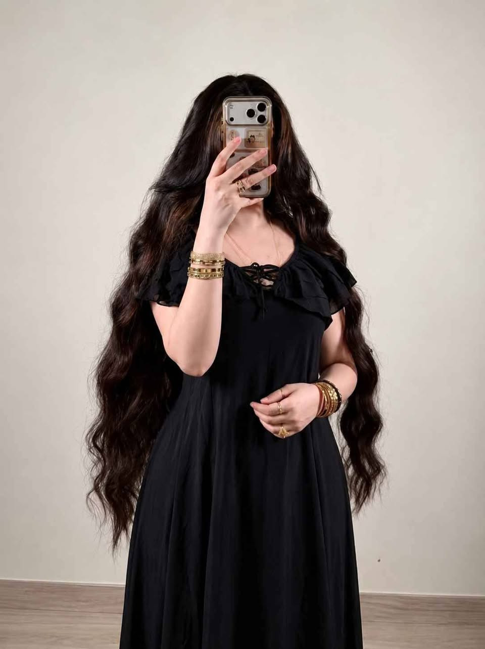 دشداشة بسواد فاحم ملكي 🖤🖤

تصميم ناعم ومرتب يبرز الأنوثة بذوق راقي 🖤
قماش خفيف ومريح بقصة انسيابية تجنن ❤️ 

القياسات / فري سايز تلبس من وزن 50 الى 80 كيلو ✔️

🚘يوجد خدمة توصيل لجميع محافظات العراق ٤ الاف🚘
#برند #بغداد #بغداديات #اكسبلور #ترند #اغاني #المنصور #الدوره #الكراده #زيونه #مول_المنصور #مول_بغداد #مول_زيونة #جامعة_بغداد #جامعةبغدادالجادريه #جامعة_البصرة 
#البصرة #الجادرية #شارع_فلسطين #شارع_المتنبي #الاعظميه #مدينة_الصدر #الكاظميه #بغداد_العراق🇮🇶 #العراق #دريم_ستي_مول #مطاعم #ملاهي #ملاهي_بغداد Singapore


**إذا كنت صاحب هذا الإعلان وتريد حذفه لأي سبب، رجاءا أرسل رسالة إلى الدعم الفني**