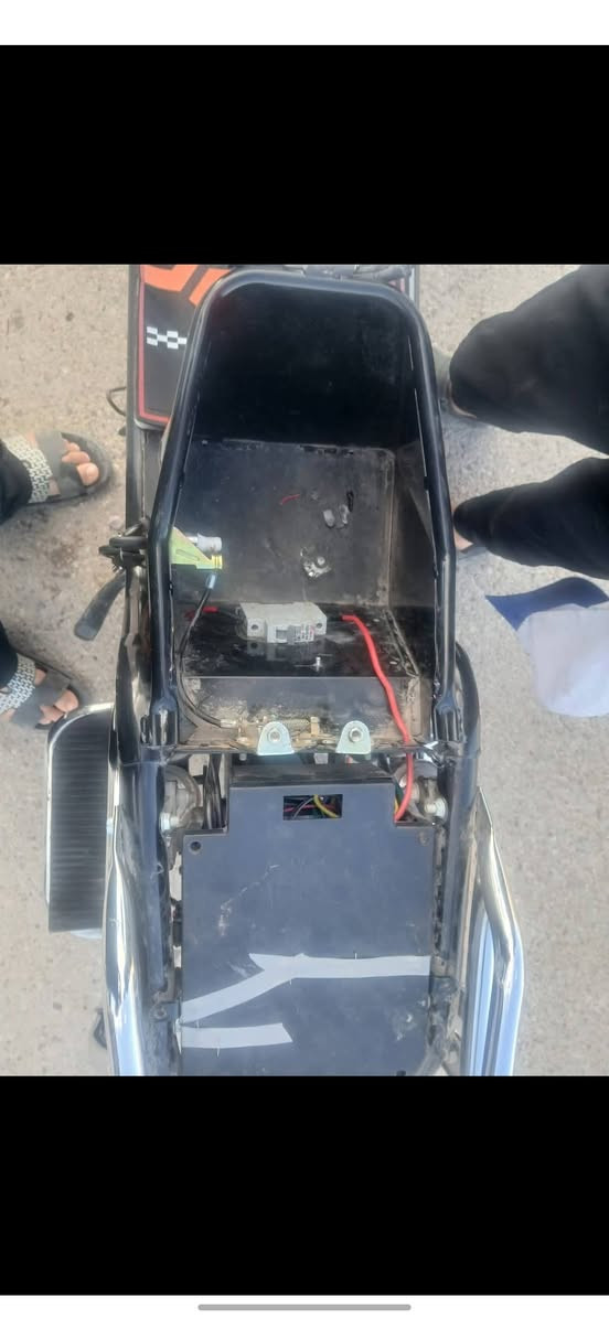 سلام عليكم
ماطور شحن للبيع
كهربائيات كلها شغالة
و٦بطاريات موديل٢٠٢٥
السعر ٥٥٠وبي مجال
رقم ***********
