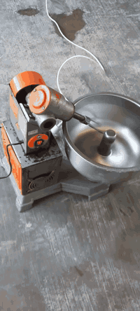 عجانه للبيع سعة 5 كيلو تاخذ امبير ونص السعر ١٢٥الف ***********
