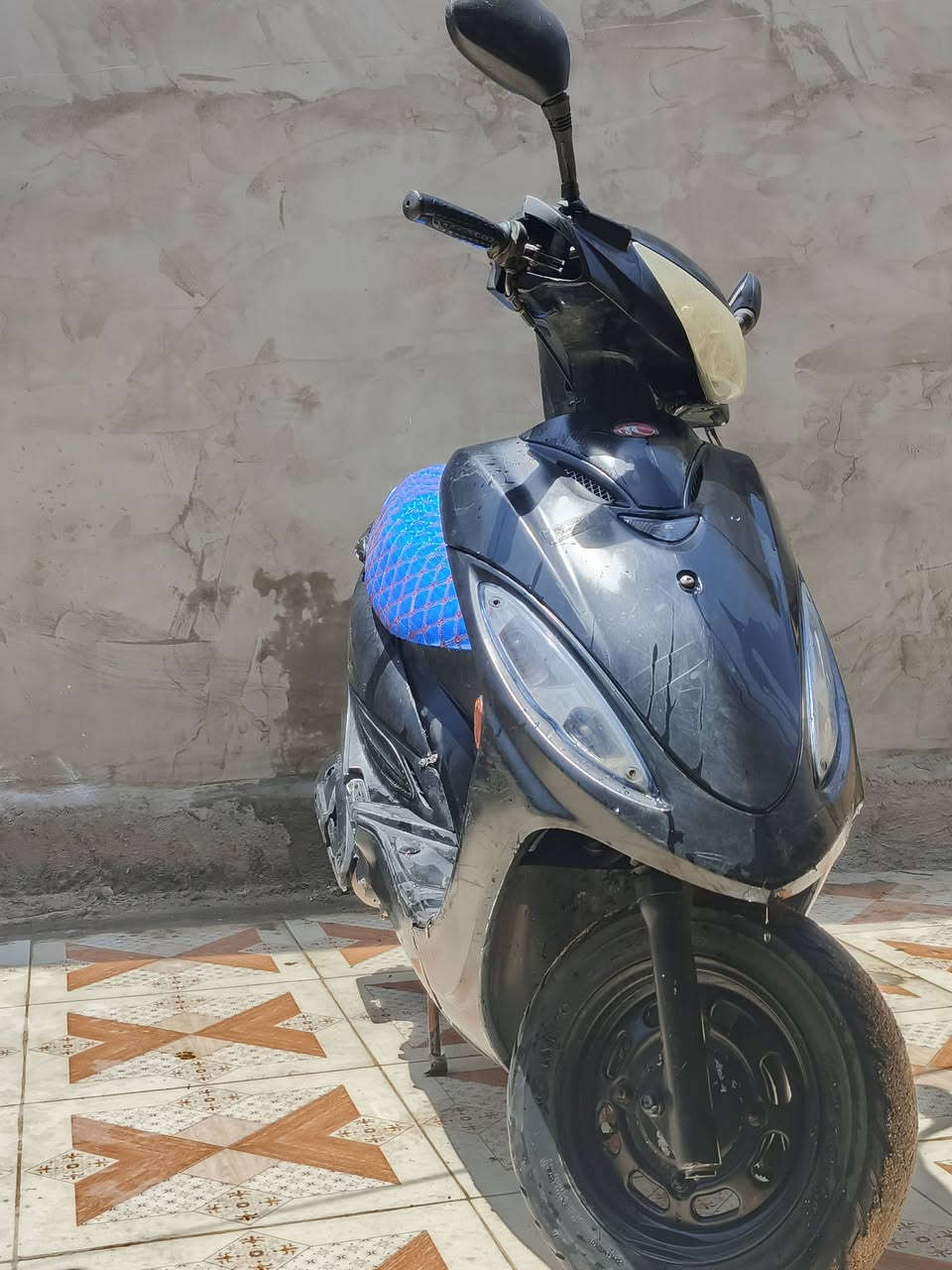 السلام عليكم
دراجه كامكو جي فور للبيع 
السعر 350 الف وبيه مجال قليل 
مكان : البصره / الهوير 
للستفسار : ***********
