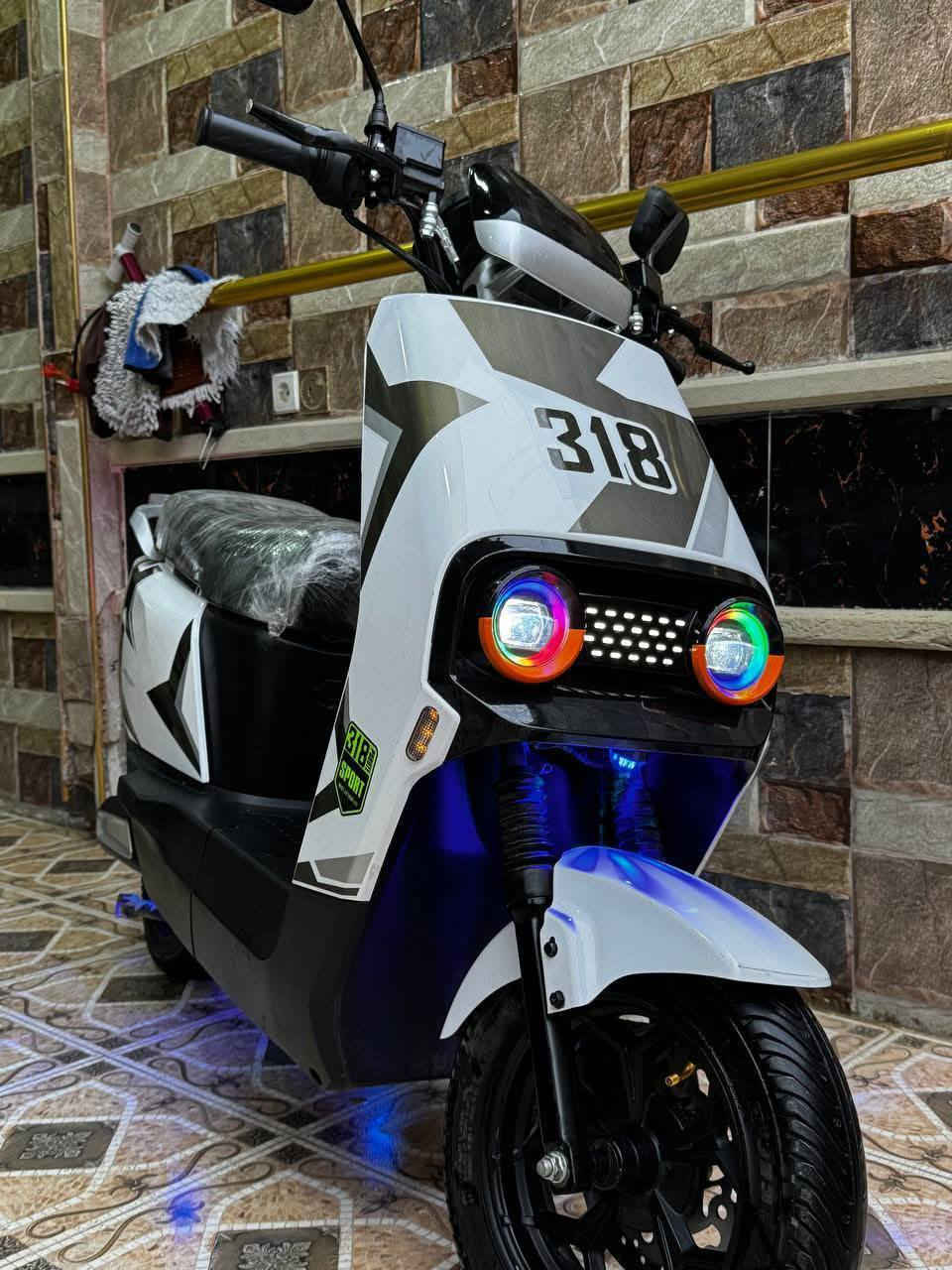 السلام عليكم🖐️
فقط بيع 💚
دراجه 318. لون ابيض🤍🙏
ماصارلو شي عندي💹
مواصفات معروفه✅ 
نضام رجوع R®️🔘®️
السرعة 70 حقيقي بل شاشة 99📜
لايت عالي ناصي زينون كلش قوي🔦
دبل اشارة🚥
نشرة الوان تنطي شكل رهيب للدراجه🔥
حساس بريك🌐 
مثبت سرعه🛫
صندوق⏹️
تشغيل عن بعد 📴
بصمات ثنين وسويجات ثنين➿
السعر 630 بي مجال بسيط👁️‍🗨️
للتواصل متواجد على الخاص او على الواتساب 
*********** فقط واتساب او خاص ماسنجر
مكاني موصل الجانب الايسر حي سومر⚕️
