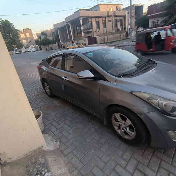 السلام عليكم  سياره هونداي افانتي رصاصي فضي  2012 للبيع
تبريد شغال كير مكينه شغال كهربائيات كله شغال نوع محرك GDi  سنويه 3/4/2026 السعر 95بيه مجال  للبيع مستعجل اي استفسار خاص او واتساب فقط 
***********
