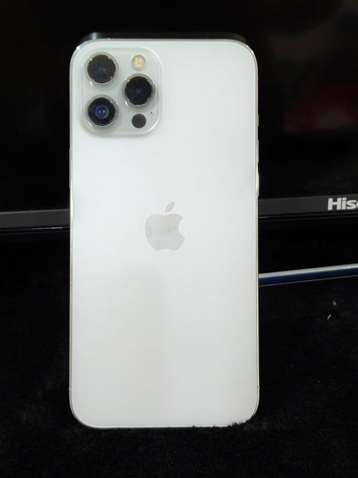 ‏١٢برو ماكس
مبدل شاشه فقط
بطاريه ٨٢
ذاكره ٥١٢
فيس ايدي شغال 
جهاز كله شغال فقط شاشه ***********
بغداد الحسينه
