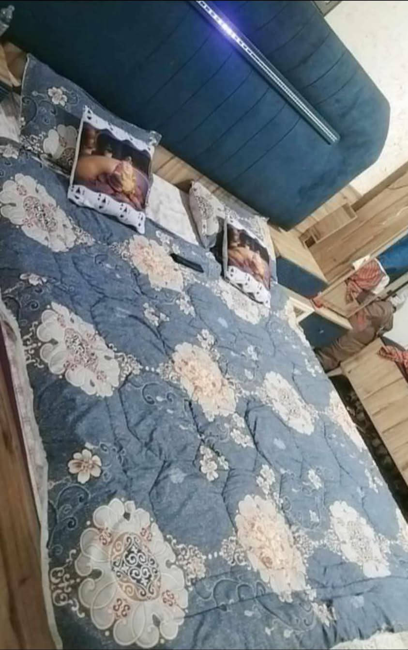 مرحبا
غرفه نوم للبيع تركية 
سرير وكنتور وميز تواليت ومجرات وزاوية 
بيهه اضرار الجامه مال كنتور مفطورة واضرار بالسرير 
 بس الباب السلايد والخشب نظيف 
ابيعهه ب250 وبي مجال 
الي يحب يستفسر اكثر هذا الرقم واتساب 
***********
