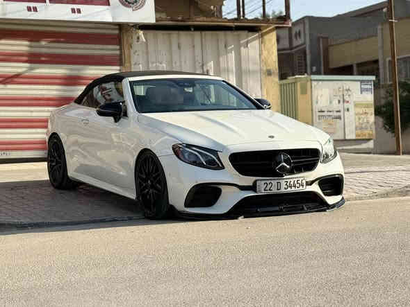 السلام عليكم 
للبيع او المراوس بسياره سعرهه اقل 

6 سلندر V6(3000cc) تون توربو

مرسيدس بنز هي E400 2018 
فول فول مواصفات Convertible

شاشه متصل متغيره (٣ اشكال)
دبل ماوس
كشنات تدفئة وتبريد
لايتات زينون داينمك 
كشنات مساج
داخل جلد (ابيض اصل والدشبول والبطاين لون حبري طلب خاص 
كامره خلفية دواره 
حساسات 360
رادار امامي 
رادار خلفي
نقطه عمياء
اوتو بارك
سستم سماعات برومستر
الوان ٦٤ متغيره
ويل ٢٠ اصل
ماشيه ٥٢ الف 
وبعد هواي مواصفات معروفة بلمارسدس 
السياره صفر مسج ولا عطل و ادامتهه بوكالة مرسيدس و مسجلة بيهه
السياره وارد امريكي حادثها فقط (قبغ الجنطه) بدون ايرباك وبيها قطعة ونص رش من امريكا
سعرهه ٣٣٠ ورقه 
مكانها بغداد الغدير  
رقمي 
***********
