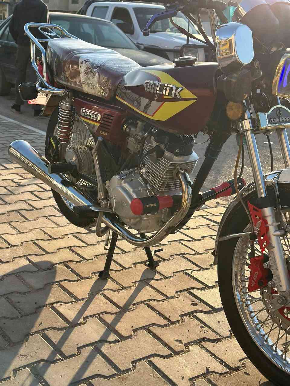 السلام عليكم دراجه تايكر للبيع موديل 2024 دراجه نضيفه كير محرك مابيه اي نقص كهربائيات شغله فول دشبول سماعات شغاله الدراجه بيه هواي شغلات جديه  مكاني قرب  ديالى أمام المحسن 650 وبيه مجال قليل حك الجيه للأستفسار ***********
