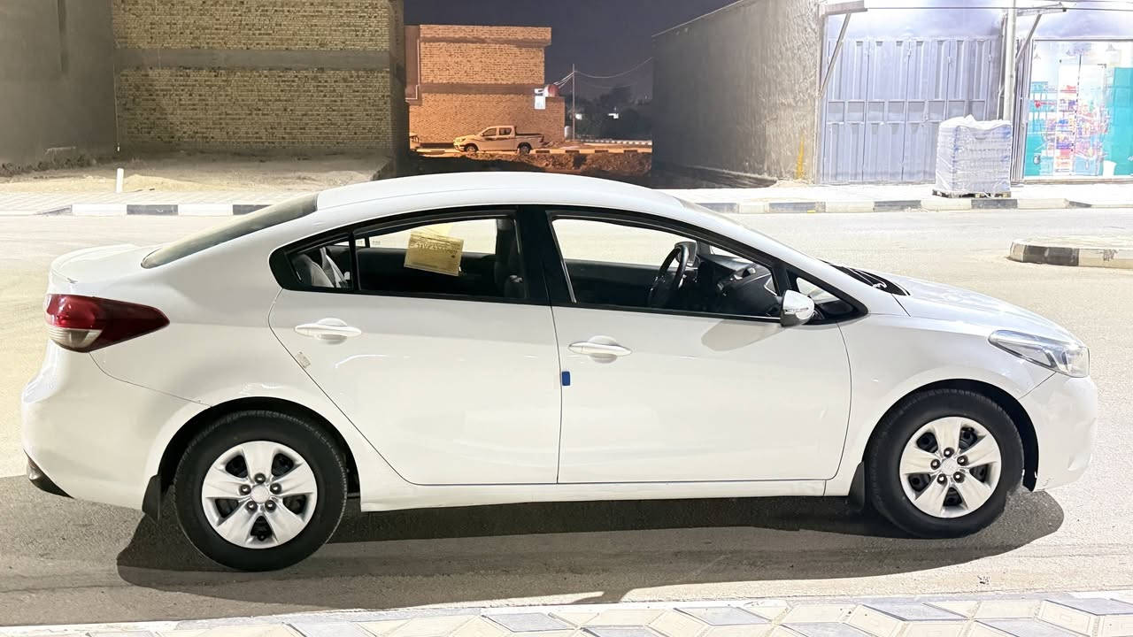 سيراتو 2017 خليجي للبيع مكفولة من الظربة والتبديل والصبغ ماشية 214 الف للاستفسار اكثر الاتصال على الرقم التالي ***********
