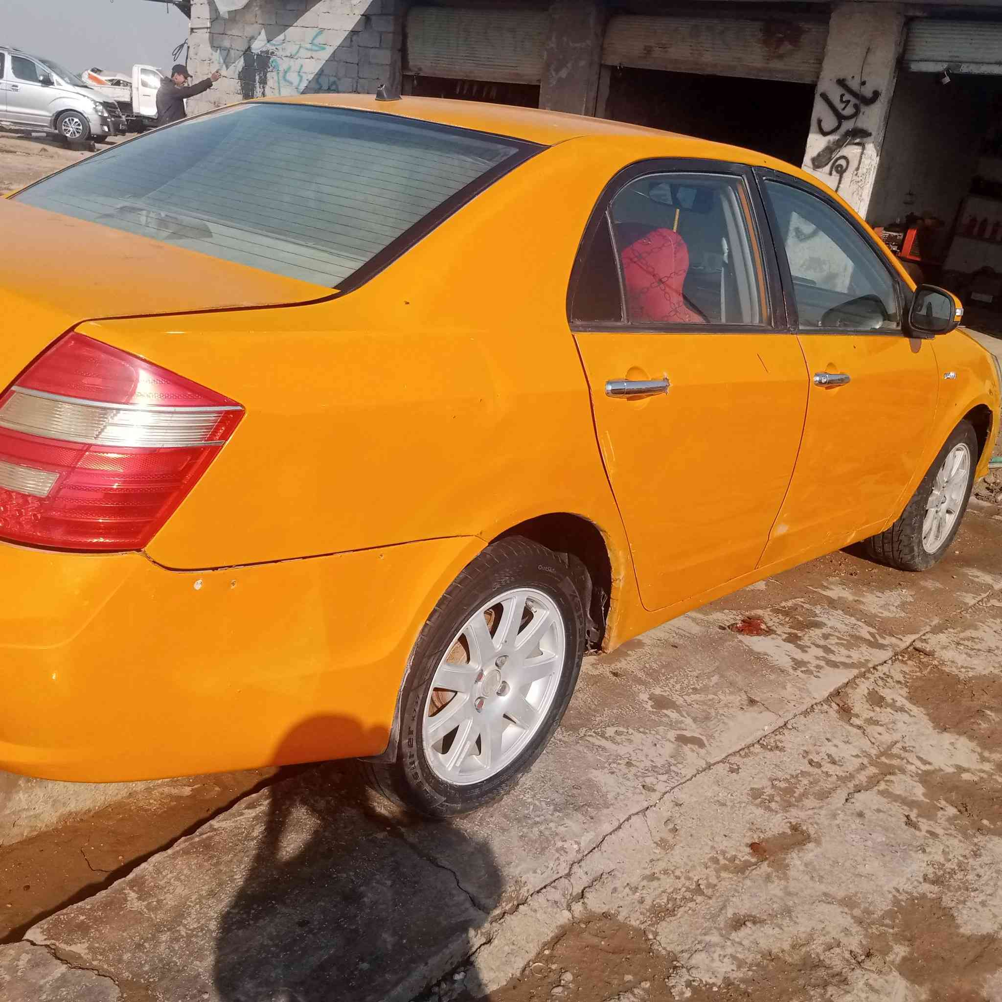 اسلام عليكم سياره جلي مديل 2013مكينه كورله وكير عادي حداديه توني شاده تخم تاير جديد كهربايات كله شغله امروس خصوصي اشعدك نزل. والسعر 35وبيه مجال الحك الجيه مكاني القضاء الغراف *********** بي وساب متوجد علافيسبك واني خادم
