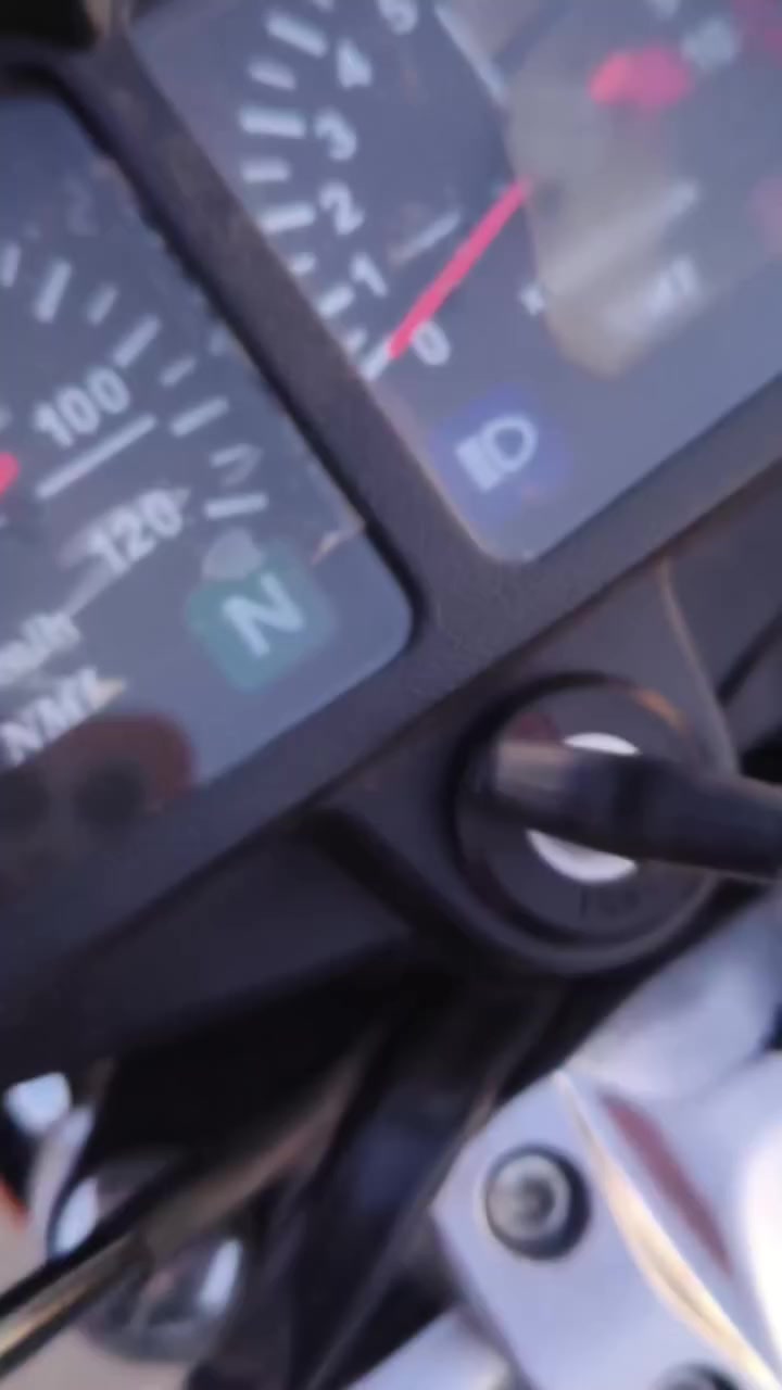 السلام عليكم. نامة شلامجة للبيع اوراق سعر مليون ومية وخمسين بيه مجال لشاري. دراجة موديل اربعة وعشرين تخزنت فترة طويلة يعني بلبيت اكثر مما بلشارع


**إذا كنت صاحب هذا الإعلان وتريد حذفه لأي سبب، رجاءا أرسل رسالة إلى الدعم الفني**