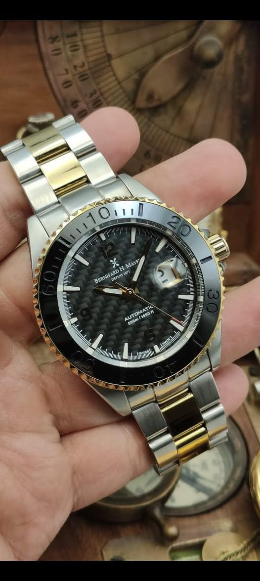 بيرنارد اچ ماير || قطعة بحرية لونين طلاء ذهب وستيل
-مينة 3D كاروهات || نافذة لعرض التأريخ

- رنك دوار قفل بحري 
- نظافة جدا عالية || كامل المرفقات 

- جميع تفاصيل اصلية سير كامل لاخر حبة
- السعر550$ فقط (رتيل  1900$)


**إذا كنت صاحب هذا الإعلان وتريد حذفه لأي سبب، رجاءا أرسل رسالة إلى الدعم الفني**