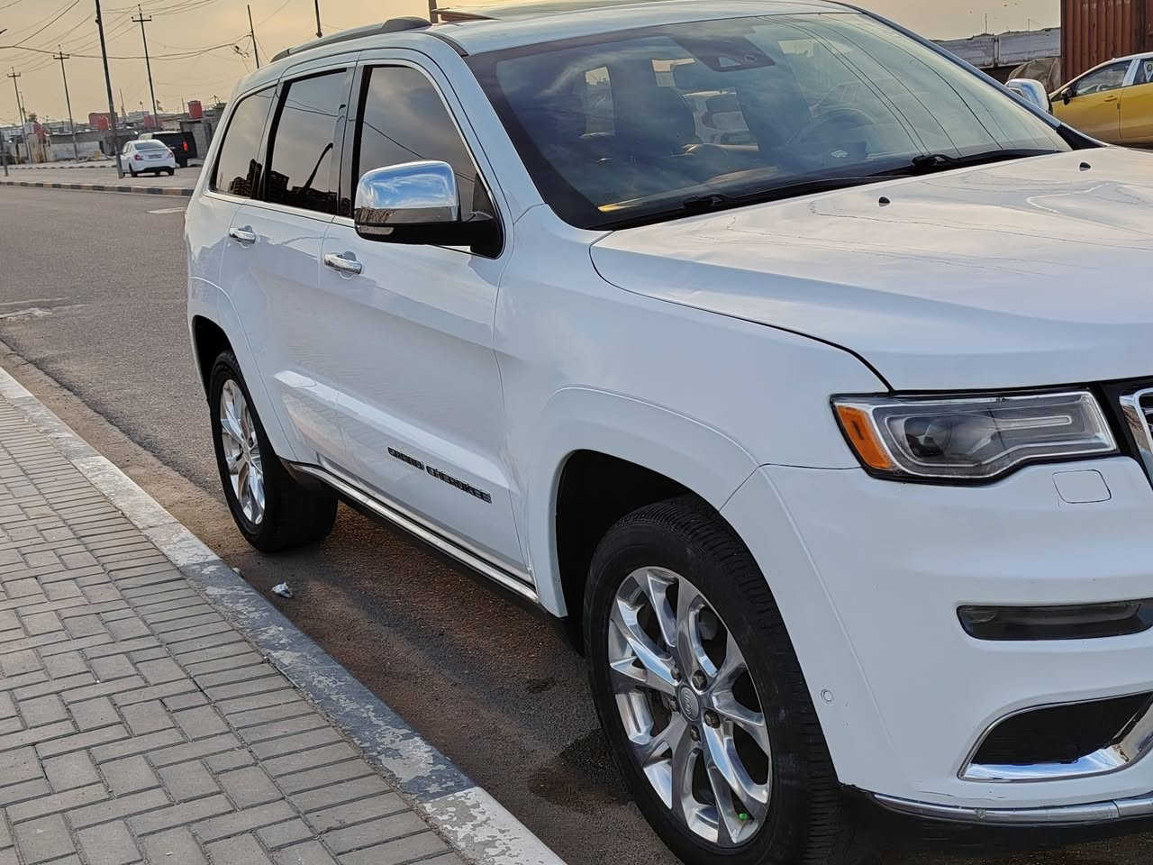 السلام عليكم
جيب لاريدو ( سومت). موديل 2019
رقم شمالي. فول مواصفات ١/١. محرك 6 سلندر.  وارد كندي ( كلين تايتل) شاشه كامره حساس رادارات امامي وجانبي. تحديد مسار جوبلسات باب الخلفي جك دواخل مشمشي كشنات تبريد تدفئه شفتات ستيرن. بنراما. ( بعد معروفه مواصفات السومت)
مكاني البصره

شراي يتصل ع رقم

***********
للبيع و مراوس
