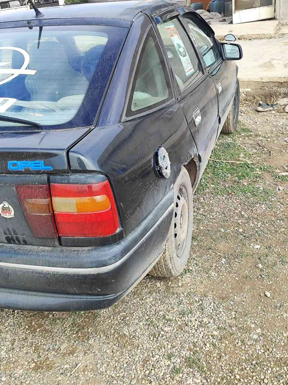 اوبل فكترا موديل 91 
سنويه ورقم وهزه كله جديد والسياره باسمي 
محرك 20 اوربي شرط 
دفتر بانزين
ABS باور استيرن
سقف سلايت 
كهربائات كله شغال 
38 بي مجال 
***********
