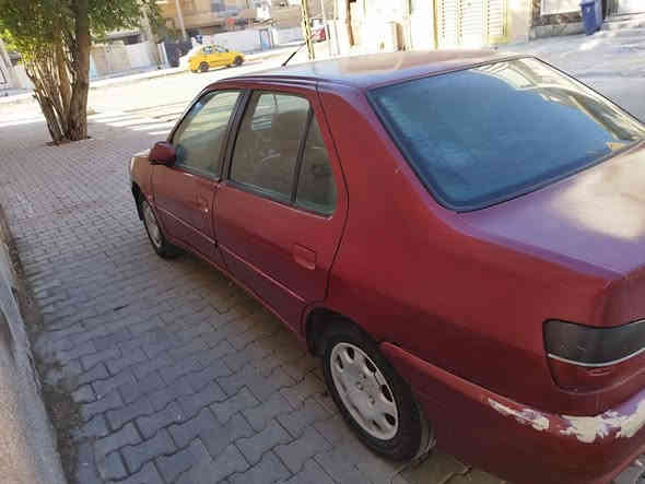 فرنسي 2001موديل .السيارةمصبوغه صبغ جماليه وبيها ضربه جاملغ خفيفه تبريد تدفىه تخم تاير جديد دوشمه جديده  صدر امامي خلفي المكينه معلكه ولف مطلوب غرامه 100 السعر26ورقه بيها مجال *********** العنوان الحسينيه الراشديه
