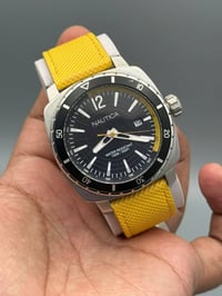 ساعة يد • للبيع