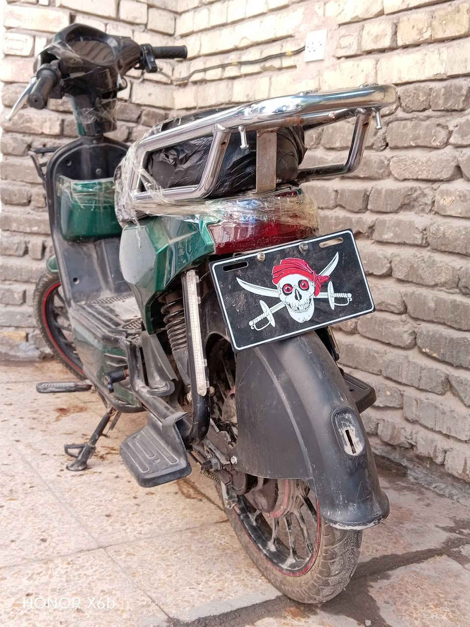 السلام عليكم
دراجة شحن للبيع
ملف جديد زوج تاير جديد
اشاير يمنه يسره شغال
سويجين وبصمتين
دبلات نضيفه
العنوان:بغداد الدورة شارع المعلمين
السعر:٢٢٥ وبيه مجال
لاتصال:***********٤
