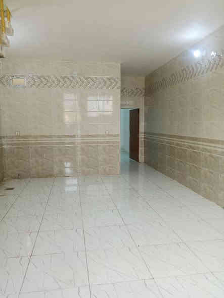 #مكتب_الشكري_للعقار_عرض جديد 
 مساحة البيت 65 م
🌍 الموقع :النجف الاشرف_  الكوفه 
بشارع 30الي يربط بين شارع المعمل وشارع المطار سايدين  
----------------------------------------
🔳  زراعي سند 25
🔳 المساحه البيت 65
🔳دار سكن زراعي جاهز جديد درجه اولى 
--------------------------------
🧾 تفاصيل البيت 🧾
يحتوي علئ غرفه وصاله مفتوحه على مطبخ وتخاريج 
صب كونكريت طابوك درجة أول تحفه فنيه 
كافه الخدمات متوفره 
------------------------------
السعر البيت ٤٠ مليون 
☎️ للاستفسار 
واتساب ***********
‏ +964 787 969 5165 ‏
🛣️عنوان المكتب النجف الأشرف _ الكوفه شارع المطار السايدين مقابل جوهره العرب مباشرتٱ مكتب الشكري للعقار
