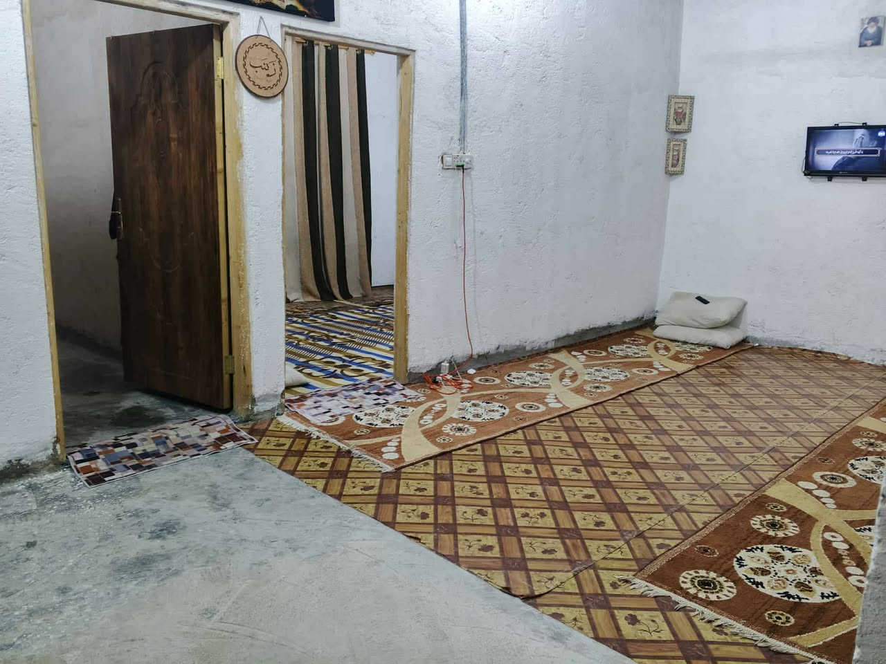 بيت 100مربع غرفتين صاله ومطبخ وتخاريج العنون طريق نجف كربلاء عامود 122 مشمول بقرار 320  وبي قرار محكمه 
 بناء بلوك تجعيب طابوك سقف سندويج 
*********** واتساب السعر خاص
