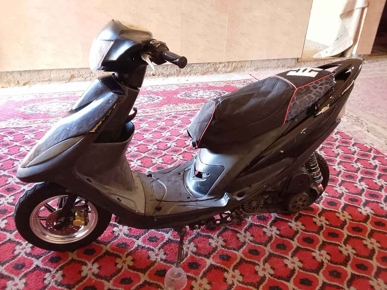 البيع دراجه ماكس عدله الدراجة نضيفه وكامله وكله شغاله مكينه ناعمه شلعه معدل فول  الدراجة انضف من الصوره المكان كربلاء الأمام عون السعر 360 وبيه مجال بسيط الرقم *********** بيع ومراوس
