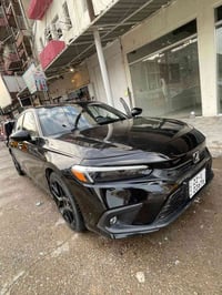 عندي هوندا سفك ياباني موديل 2022للبيع بيها قطعتين وشويه من الباب  محرك...
