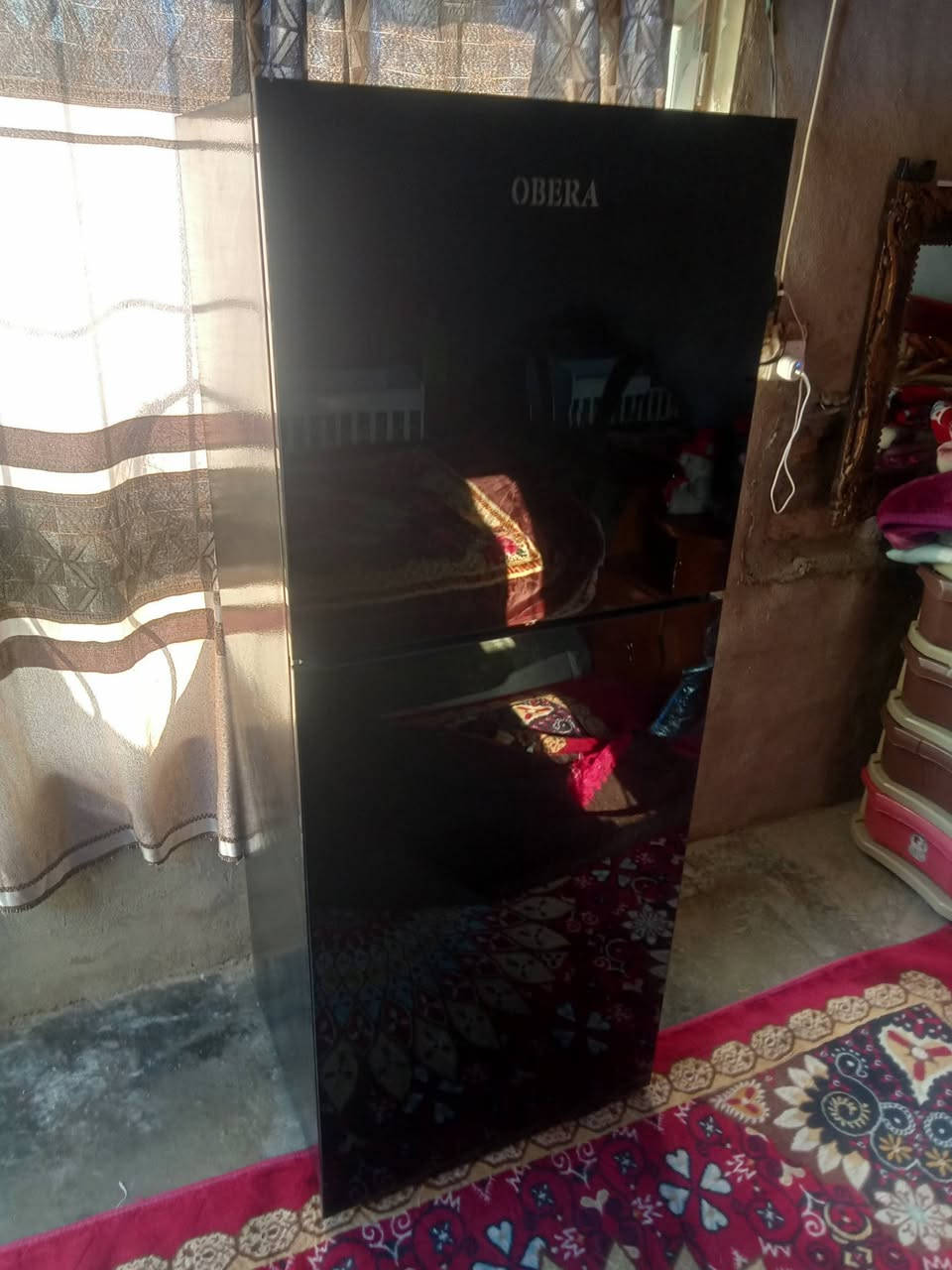 ثلاجة ماركه مستعمل شي قليل حجم 24 السعر 350
اتصل ***********
