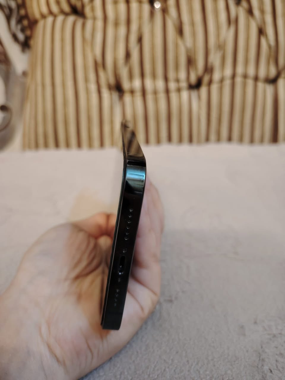 سلام عليكم
ايفون 13 برو ماكس ذاكره 256 لون  زيتوني نضيف استخدام شخصي بطاريته هسه بدلته جديده وكاله شرط الفحص
سعره 550
رقم الهاتف ***********
