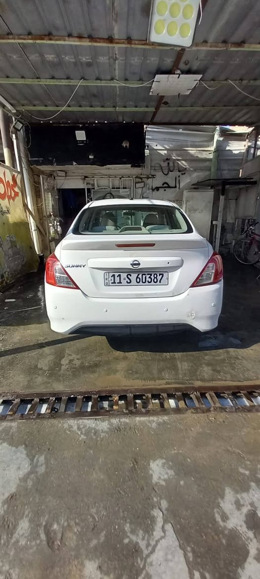 السلام عليكم نيسان هندي موديل 23 مكفولة بيها هاي طخة البسيطة  بلباب عكس السايق ماشية اربعينات السعر ١٢٠ للاتصال ***********

