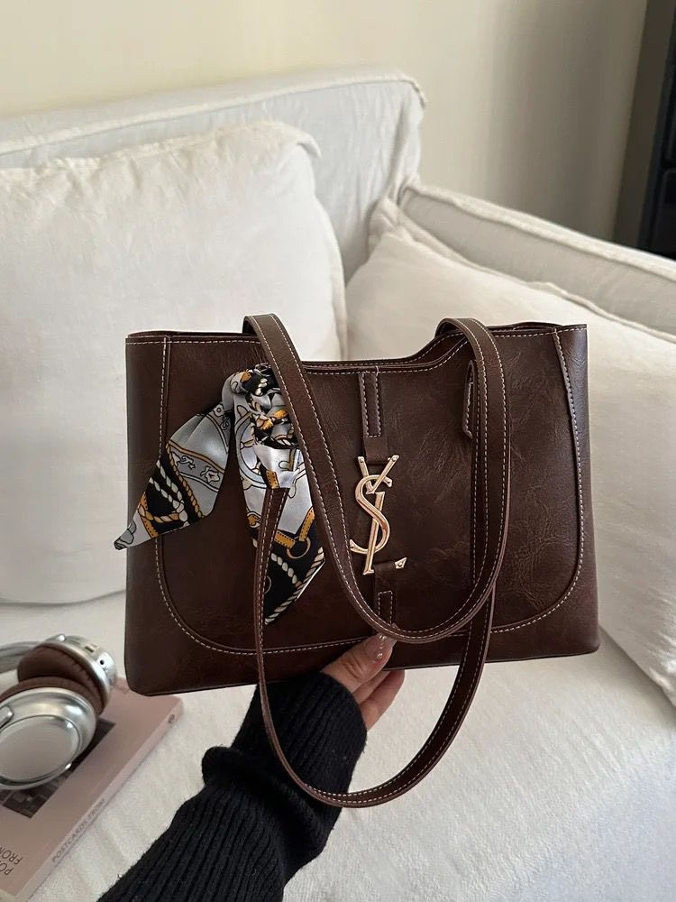 ‏تفاصيل صغيره تصنع الفرق 
جنطه تخلي شكلك فخم ✨🩷


**إذا كنت صاحب هذا الإعلان وتريد حذفه لأي سبب، رجاءا أرسل رسالة إلى الدعم الفني**