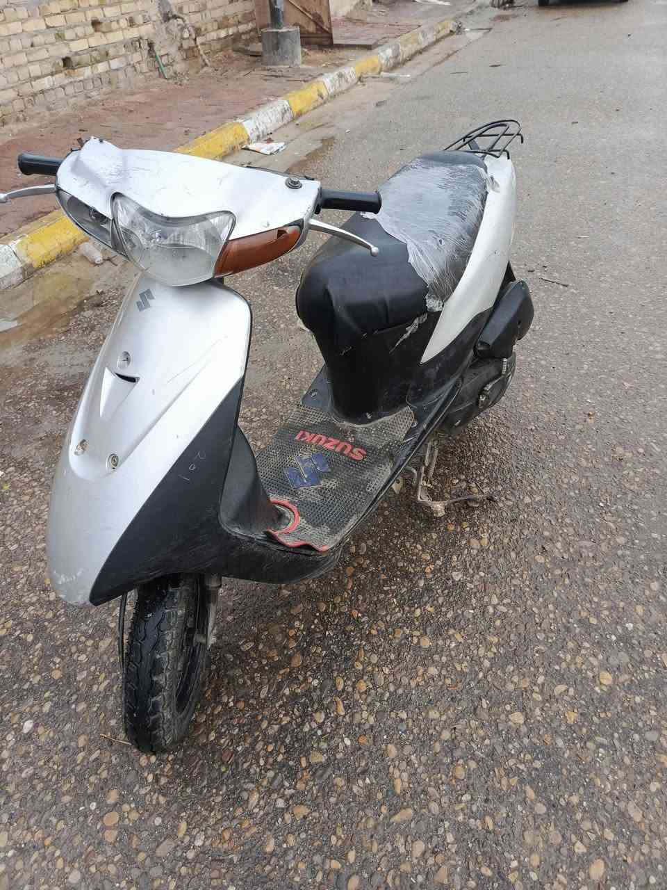 سلام عليكم دراجه البيع ساسوكي
مفتوحه مرا وحده اوراق بسمي سعر 175رقم الهاتف ***********
