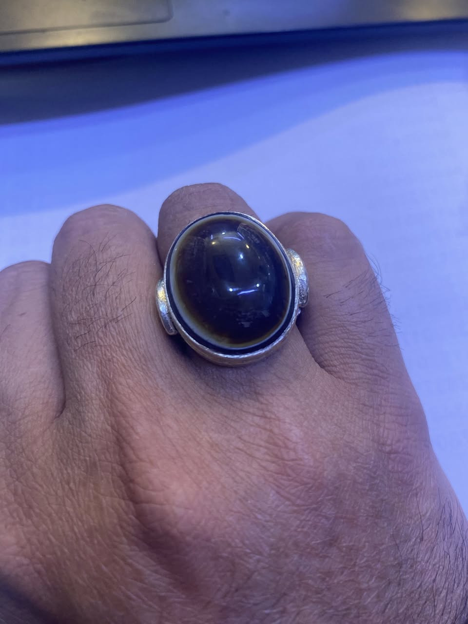 السلام عليكم
للبيع جزع يماني ذمه استيراد اليمن
شفافيه كامله
قياس الفضه 24 
قياس الحجر 2 ونص حجر راهي
وزن الخاتم 25 غرام
مكاني سماوة السعر خاص
او مراسله واتساب
***********
